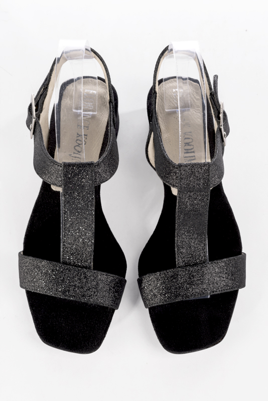 Gloss black women's fully open sandals, with an instep strap. Square toe. Low flare heels. Top view - Florence KOOIJMAN